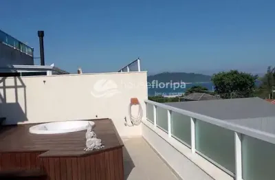 Cobertura / penthouse à venda a 100m da praia com vista mar e montanhas, no campeche, florianópolis