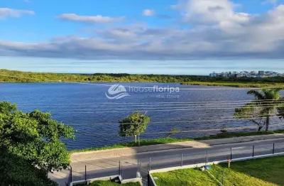 Casa financiável à venda com 3 dormitórios, com vista para a lagoa pequena, no rio tavares, florian