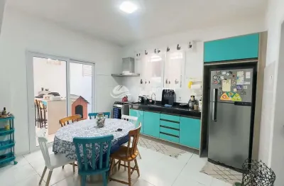 Casa à venda com 3 dormitórios, jacuzzi e churrasqueira, campeche, florianópolis, sc