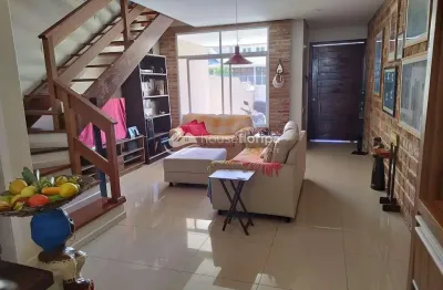 Casa mobiliada à venda com 3 dormitórios e jacuzzi, com 140m2, na lagoa da conceição, florianópolis