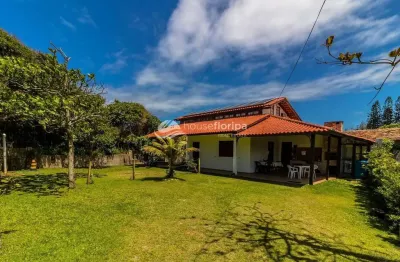 Casa super aconchegante no campeche com localização privilegiada a poucos passos da praia, terreno