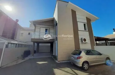 Casa em condomínio fechado no carianos – 3 quartos (suíte + demi-suíte) próxima ao aeroporto de flo