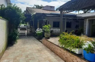 Casa à venda com 2 casas separadas, no campeche, florianópolis, sc