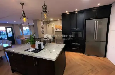 Ampla casa com 3 dormitórios, área gourmet, finamente mobiliada à venda, campeche, florianópolis, s