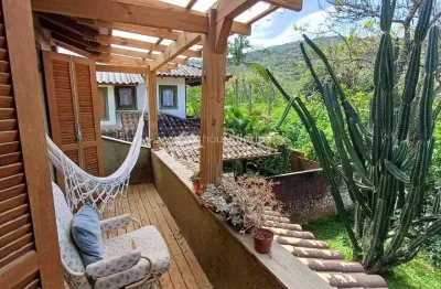 Casa aconchegante com terreno amplo no coração da natureza – rio tavares, florianópolis