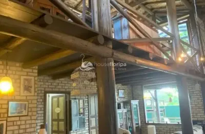 Excelente oportunidade de compra: casa à venda no Campeche com 157m², 3 quartos, terreno amplo, bem