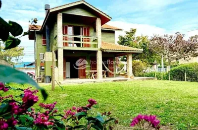 Encanto no Campeche: Casa com lareira, hidromassagem e um quintal para viver histórias