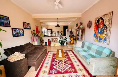 sobrado á venda no centro de Bertioga , com 4 dormitório sendo 2 suítes