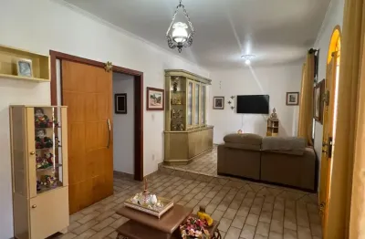 Casa com 3 quartos à venda na Rua Santo Antônio, 745, Barreiros, São José