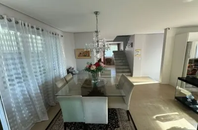 Casa em condomínio fechado com 4 quartos à venda na Rua Getúlio Vargas, 45, Centro, Biguaçu