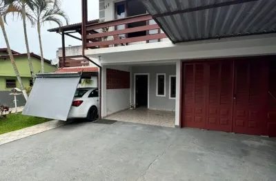 Casa com 5 quartos à venda na Rua Regina Terezinha Silveira, 813, Centro, São José