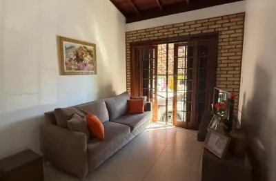 Excelente Casa Residencial  em Colonia de Santana, São José/ SC