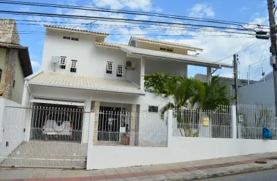 Casa com 3 quartos à venda na Rua Domingos Pedro Hermes, 1145, Jardim Cidade de Florianópolis, São José