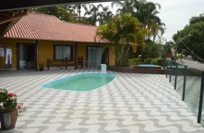 Casa com 6 quartos à venda na Rua Santos Saraiva, Estreito, Florianópolis