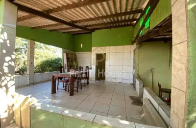 Vende-se casa com 3 dormitorios -  bairro gamaliel - cuiabá/mt
