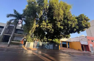 Casa comercial à venda na Avenida Marechal Deodoro, Araés, Cuiabá