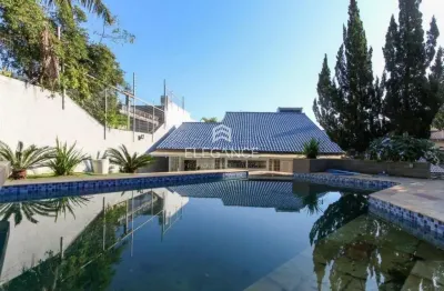 Imperdível oportunidade de adquirir uma casa de luxo em porto alegre-rs, chácara das pedras: 4 dormitórios, 3 suítes, 4 vagas, 650m2. elegance imóveis