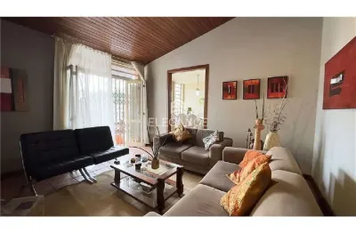Casa com 3 quartos à venda na rua guilherme klippel, 80, passo da areia, porto alegre, 300 m2 por r$ 995.000