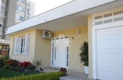 Elegance imóveis vende linda casa no jardim lindóia com 3 dormitórios, 1 suíte, pátio, salão com churrasqueira e 3 vagas de garagem em porto alegre.