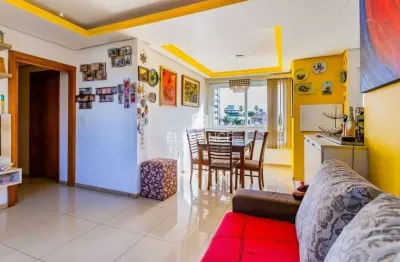 Elegance imóveis vende aconchegante apartamento de 3 dormitórios, 1 suíte, churrasqueira e 2 vagas de garagem/box em petrópolis - porto alegre.