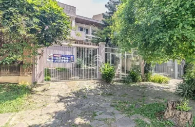 Imperdível casa à venda em porto alegre-rs, bairro chácara das pedras! 3 quartos, 1 suíte, 4 banheiros, 2 vagas, 360 m².