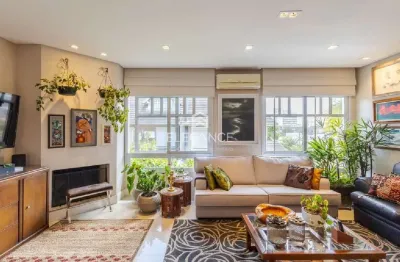 Residência linda em condomínio no jardim carvalho, porto alegre-rs: 3 dormitórios, 1 suíte, 7 banheiros, 2 vagas, 218m2. elegance imóveis.