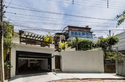 Casa de luxo à venda em porto alegre - 3 quartos, 2 suítes, 4 banheiros, 2 vagas de garagem - bairro medianeira - 181m².