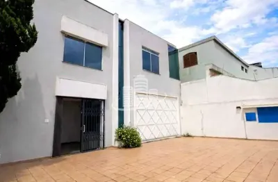 Casa comercial para alugar na Rua Nhengaibas, 254, Vila Graciosa, São Paulo