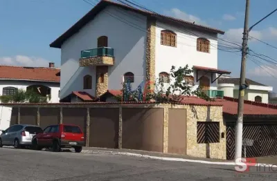 Ref 16.945 - belo sobrado no jd. triana, 360m² a.u., 3 dormitórios (3 suítes), salas de estar e jantar, cozinha, edícula, piscina e 5 vagas.