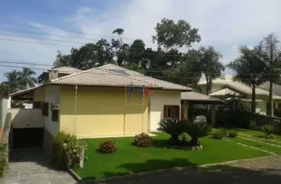 Ref 3.466 linda casa condominio  fechado 450 mts a.u. 3 suites, saça de tv, escritório , 4 vagas.  aceita permuta apto caragua-centro!