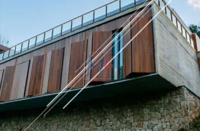 Ref 16.757- linda casa em capivari, 1600m² a.u, 2.860 m² terreno , com 10 suítes, 1 suíte para pilotos, elevador , casa de caseiro e piscina.