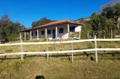 Ref 16.809 - excelente fazenda de 50 alqueires, com casa sede e casa de caseiro ,muito pasto e porteira fechada e com 190 cabeças de gado.