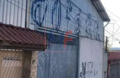 Excelente galpão no rio bonito, 260  m² a.u.,  terreno 300 m2 , pé direito alto (9m), sala para escritório, banheiro. aceita permutas (ref 17.567)