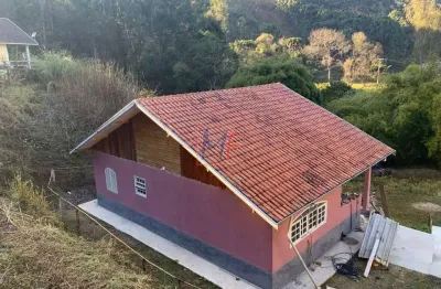 Excelente chácara localizado em campos do jordão, com duas casas no local, 2.500 m terreno e com  5 vagas garagem. ref: 15.547