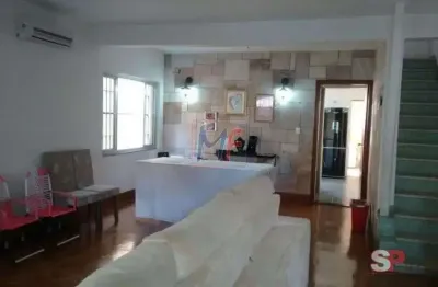 Excelente sobrado na vila anglo brasileira, 273m² a.u., 3 dormitórios, sala ampla, cozinha planejada, quintal espaçoso, 2 vagas (ref 17.851)