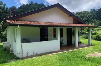 Excelente sítio em campos do jordão, 500m² a.c., 110.000m² a.t., 8 quartos (5 suítes), piscina, quadra de tênis, horta, pomar (ref 18.085)
