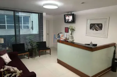Excelente conjunto comercial em moema, 158m² a.u., recepção, copa, escritório, 4 salas de atendimento, 4 banheiros e 3 vagas (ref 18.265)