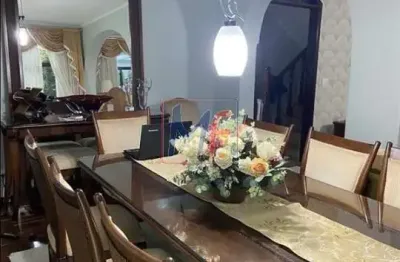 Excelente sobrado na Vila Formosa, 300m² a.u., 3 dormitórios (1 suíte), sala, cozinha, salão de festas, churrasqueira, 4 vagas ZC  (REF 18.962)