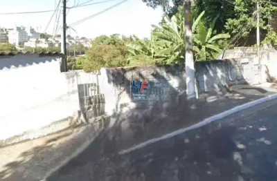 Excelente terreno com 591 m2  e 140 m2 a.c., testada de 10 m, zeu , na chácara inglesa, composto por 5 casas e 4 vagas. prox. parque jardim felicidade (ref 19.822)