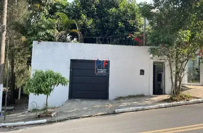 Excelente terreno localizado no Paraiso, 140m² área construída, 225m² área de terreno, duas frentes,  Zoneamento ZEU. Não aceita permutas. (REF 18.304).