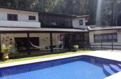 Ótima casa em cond. fechado em ubatuba sp, 471 m² a.c., 5 quartos (5 suítes), piscina, churrasqueira, forno de pizza, 4 vagas (ref 19.323)