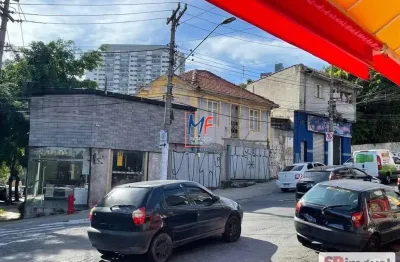 Excelente terreno na vila matilde,  273 m² e  370 m ² a.c.,  2 frentes , composto por 2 salões comerciais, 1 sala comercial e 2 residências. zoneamento zeu (ref 19.890)