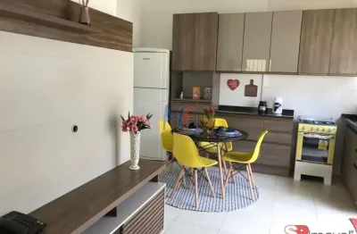 Ótima casa cond. fechado cotia,110m² a.u., 3 dormitórios, sala, cozinha planejada, 2 banheiros, quintal e 2 vagas. ref 16.865 -