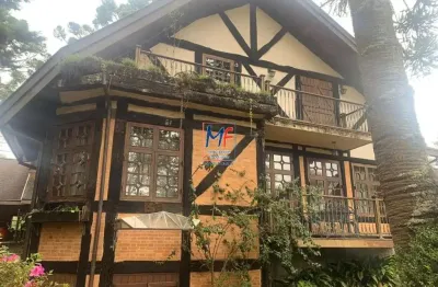Excelente imóvel em condomínio fechado em campos do jordão sp, 900 m² a.c., 1.900 m² terreno ,  casas principal e de hóspedes , garagem .  (ref 19.528)