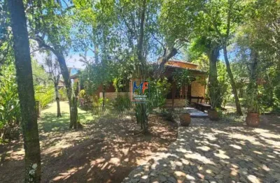 Excelente casa  praia de perequê com 180 m² a.c., 1.036 m² a.t., 3 dorms.(2 suítes), 3 salas, churrasqueira, jardim (ref 20.661)