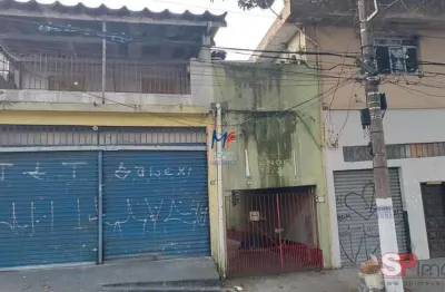 Excelente terreno na vila mira,  640m² a.u., com  5 casas, 2 salões, 3 vagas.  prox. av. josé e. magalhães (ref 19.835)