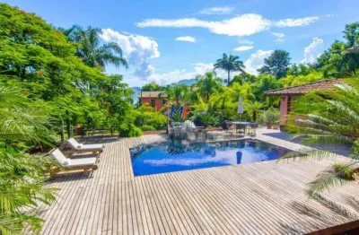 Excelente casa na praia do engenho d´água, em ilhabela/sp,  540m² a.c., 5 suítes, sala 3 ambientes, varanda, jardim e piscina (ref 20.602)