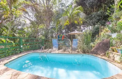 Excelente imóvel em ilhabela/sp, 154 m² a.c., 5.500m² a.t.,  casa principal, 4 chalés, piscina. prox. praia perequê (ref 20.589)