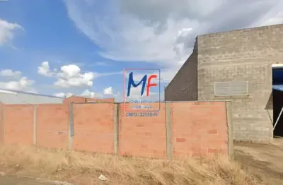 Excelente galpão em pirassununga sp, 700 m² a.c. e de terreno , imóvel de esquina, administração e escritórios (de alto padrão), banheiros, piso em granito (ref 20.914)