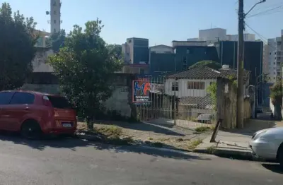 Excelente terreno localizado no bairro do jaguaré, com 300 m²  a.c., 504 m² terreno, testada de 12,50 metros. zoneamento: zc/ zm. ref: 20.131